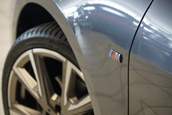 BMW 1-serie 118i Executive Edition + HARMAN KARDON / CAMERA / STOELVERWARMING