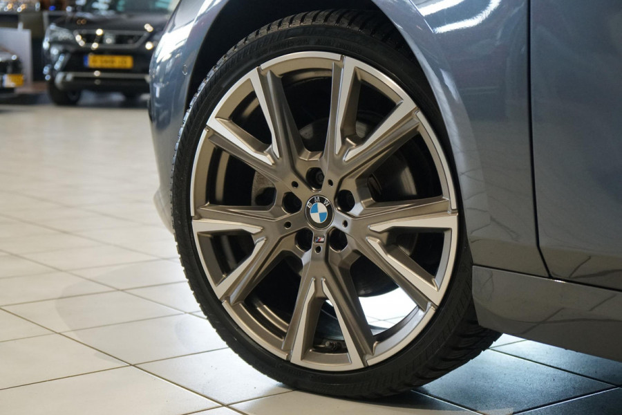BMW 1-serie 118i Executive Edition + HARMAN KARDON / CAMERA / STOELVERWARMING