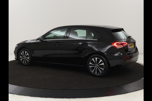 Mercedes-Benz A-Klasse 180 Business Solution | Carplay | Camera | Adaptive cruise | Automaat | Navigatie | Lane asssist | LED | Stoelverwarming