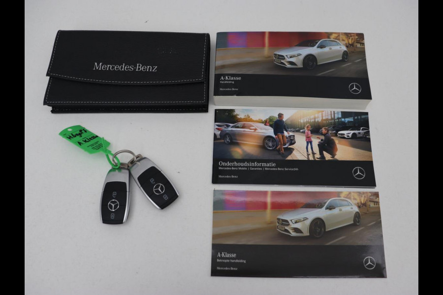 Mercedes-Benz A-Klasse 180 Business Solution | Carplay | Camera | Adaptive cruise | Automaat | Navigatie | Lane asssist | LED | Stoelverwarming