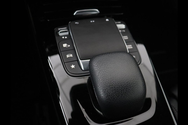 Mercedes-Benz A-Klasse 180 Business Solution | Carplay | Camera | Adaptive cruise | Automaat | Navigatie | Lane asssist | LED | Stoelverwarming