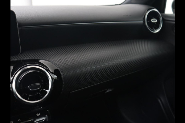 Mercedes-Benz A-Klasse 180 Business Solution | Carplay | Camera | Adaptive cruise | Automaat | Navigatie | Lane asssist | LED | Stoelverwarming