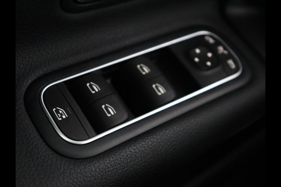 Mercedes-Benz A-Klasse 180 Business Solution | Carplay | Camera | Adaptive cruise | Automaat | Navigatie | Lane asssist | LED | Stoelverwarming
