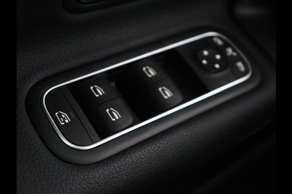 Mercedes-Benz A-Klasse 180 Business Solution | Carplay | Camera | Adaptive cruise | Automaat | Navigatie | Lane asssist | LED | Stoelverwarming