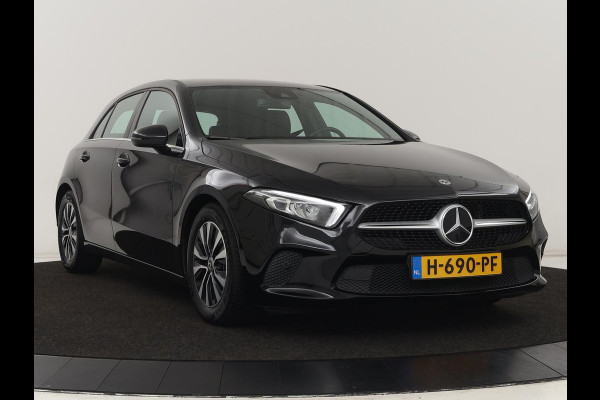 Mercedes-Benz A-Klasse 180 Business Solution | Carplay | Camera | Adaptive cruise | Automaat | Navigatie | Lane asssist | LED | Stoelverwarming