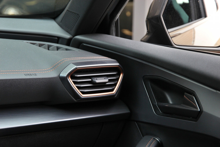 CUPRA Formentor 1.4 e-Hybrid VZ Copper Edition | ACC | 360 | Trekhaak | Memory | Keyless | 19