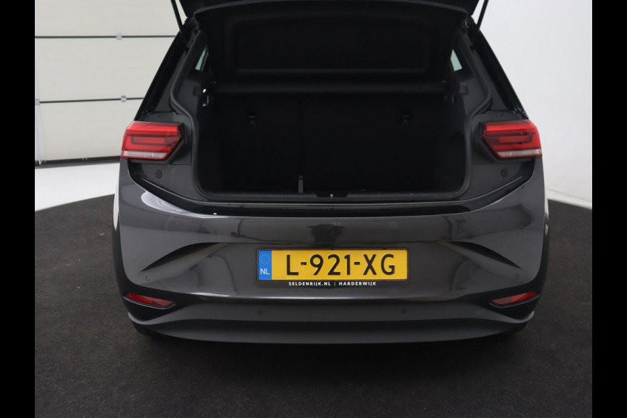 Volkswagen ID.3 Life 58 kWh | Carplay | Sfeerverlichting | Cruise Control | Stoelverwarming | Stuurverwarming | Parkeersensor | Navigatie | Climate controle