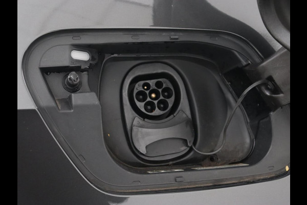 Volkswagen ID.3 Life 58 kWh | Carplay | Sfeerverlichting | Cruise Control | Stoelverwarming | Stuurverwarming | Parkeersensor | Navigatie | Climate controle