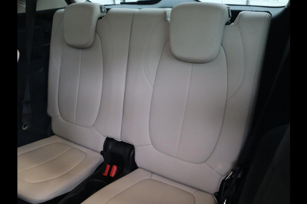 BMW 2 Serie Gran Tourer 218i High Executive Edition | 7-persoons | Automaat | Camera | Sfeerverlichting | Carplay | Cruise Control | Stoelverwarming | LED | Leder | Climate controle