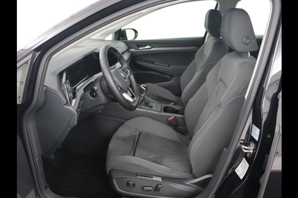 Volkswagen Golf 1.5 TSI | Carplay | Navigatie | Sfeerverlichting | Memory | Sportstoelen | Stoelverwarming | LED | Lane assist | Adaptive cruise | Climate control