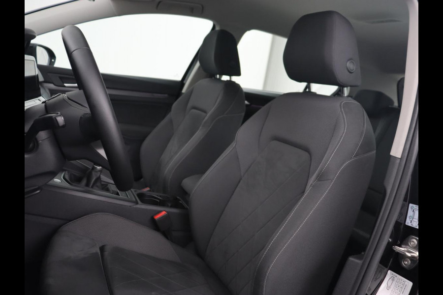 Volkswagen Golf 1.5 TSI | Carplay | Navigatie | Sfeerverlichting | Memory | Sportstoelen | Stoelverwarming | LED | Lane assist | Adaptive cruise | Climate control