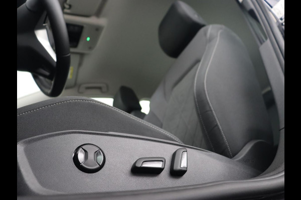 Volkswagen Golf 1.5 TSI | Carplay | Navigatie | Sfeerverlichting | Memory | Sportstoelen | Stoelverwarming | LED | Lane assist | Adaptive cruise | Climate control