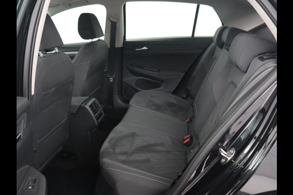 Volkswagen Golf 1.5 TSI | Carplay | Navigatie | Sfeerverlichting | Memory | Sportstoelen | Stoelverwarming | LED | Lane assist | Adaptive cruise | Climate control