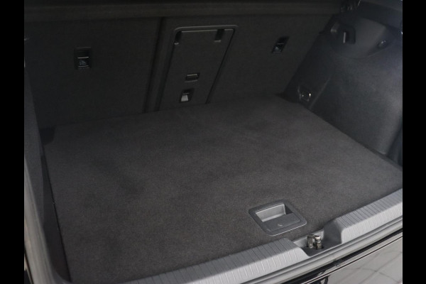 Volkswagen Golf 1.5 TSI | Carplay | Navigatie | Sfeerverlichting | Memory | Sportstoelen | Stoelverwarming | LED | Lane assist | Adaptive cruise | Climate control