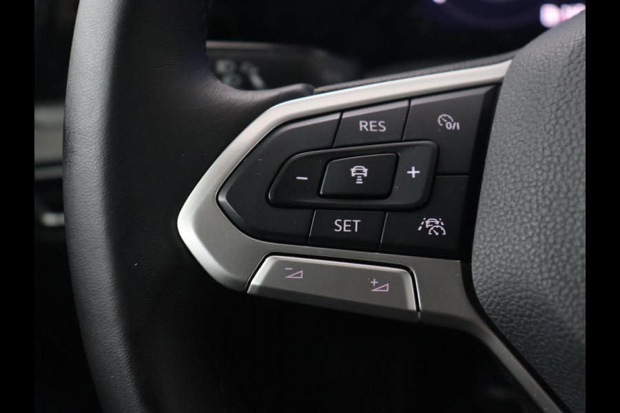 Volkswagen Golf 1.5 TSI | Carplay | Navigatie | Sfeerverlichting | Memory | Sportstoelen | Stoelverwarming | LED | Lane assist | Adaptive cruise | Climate control