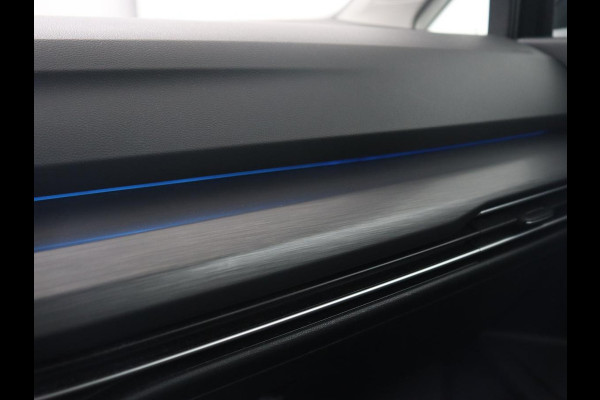 Volkswagen Golf 1.5 TSI | Carplay | Navigatie | Sfeerverlichting | Memory | Sportstoelen | Stoelverwarming | LED | Lane assist | Adaptive cruise | Climate control