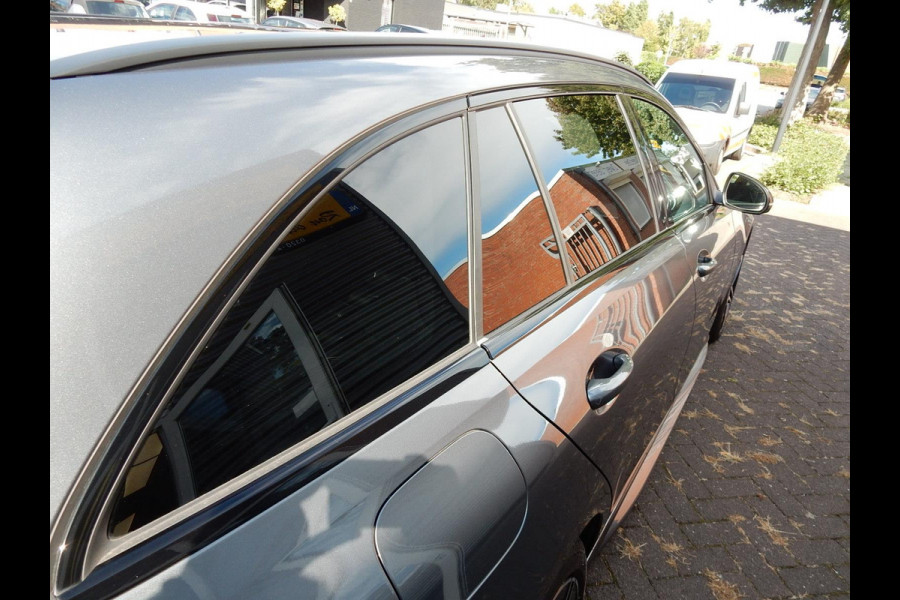 Mercedes-Benz C-Klasse Estate 200 AMG LINE*LED VERL*LEDER*360 CAM*NAVI*