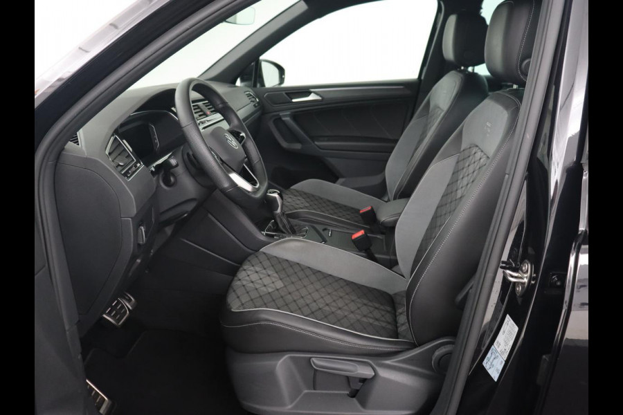 Volkswagen Tiguan 1.5 TSI R-Line Business+ | Automaat | Trekhaak | Carplay | Stoelverwarming | Stuurverwarming | Adaptive Cruise | LED | Sfeerverlichting | Climate controle | LMV 20 inch