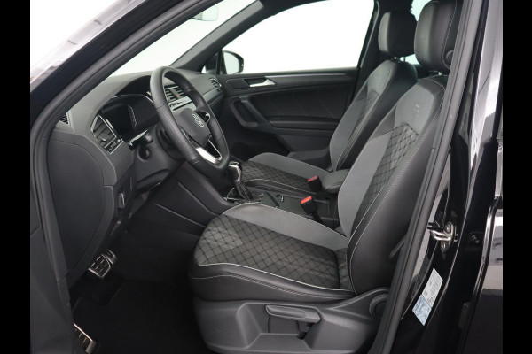Volkswagen Tiguan 1.5 TSI R-Line Business+ | Automaat | Trekhaak | Carplay | Stoelverwarming | Stuurverwarming | Adaptive Cruise | LED | Sfeerverlichting | Climate controle | LMV 20 inch