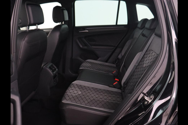 Volkswagen Tiguan 1.5 TSI R-Line Business+ | Automaat | Trekhaak | Carplay | Stoelverwarming | Stuurverwarming | Adaptive Cruise | LED | Sfeerverlichting | Climate controle | LMV 20 inch