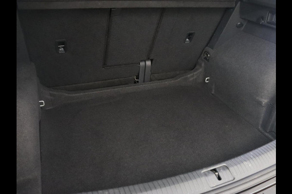 Volkswagen Tiguan 1.5 TSI R-Line Business+ | Automaat | Trekhaak | Carplay | Stoelverwarming | Stuurverwarming | Adaptive Cruise | LED | Sfeerverlichting | Climate controle | LMV 20 inch