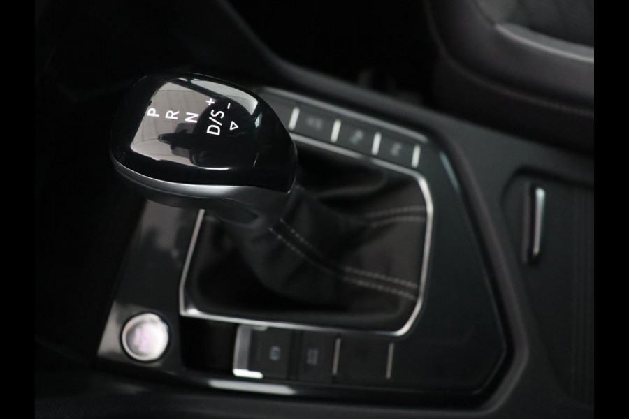Volkswagen Tiguan 1.5 TSI R-Line Business+ | Automaat | Trekhaak | Carplay | Stoelverwarming | Stuurverwarming | Adaptive Cruise | LED | Sfeerverlichting | Climate controle | LMV 20 inch