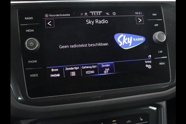 Volkswagen Tiguan 1.5 TSI R-Line Business+ | Automaat | Trekhaak | Carplay | Stoelverwarming | Stuurverwarming | Adaptive Cruise | LED | Sfeerverlichting | Climate controle | LMV 20 inch