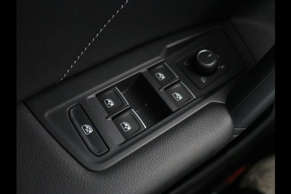 Volkswagen Tiguan 1.5 TSI R-Line Business+ | Automaat | Trekhaak | Carplay | Stoelverwarming | Stuurverwarming | Adaptive Cruise | LED | Sfeerverlichting | Climate controle | LMV 20 inch