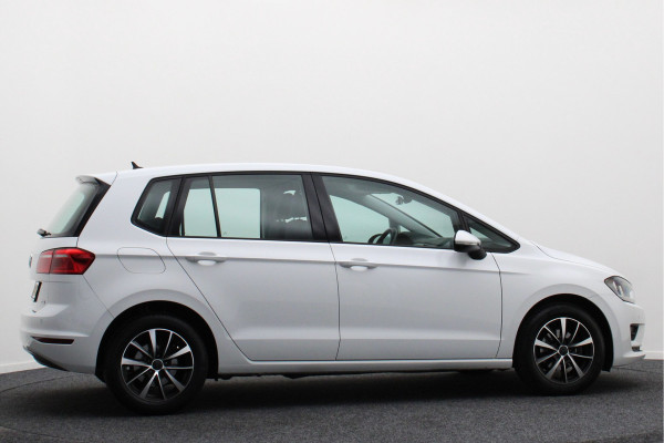 Volkswagen Golf Sportsvan 1.2 TSI Business Edition Connected Climate, Cruise, Navigatie, Bluetooth, Elektrisch Pakket, USB/AUX, 16''