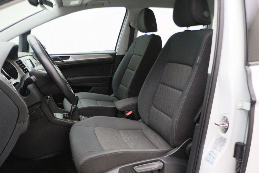 Volkswagen Golf Sportsvan 1.2 TSI Business Edition Connected Climate, Cruise, Navigatie, Bluetooth, Elektrisch Pakket, USB/AUX, 16''