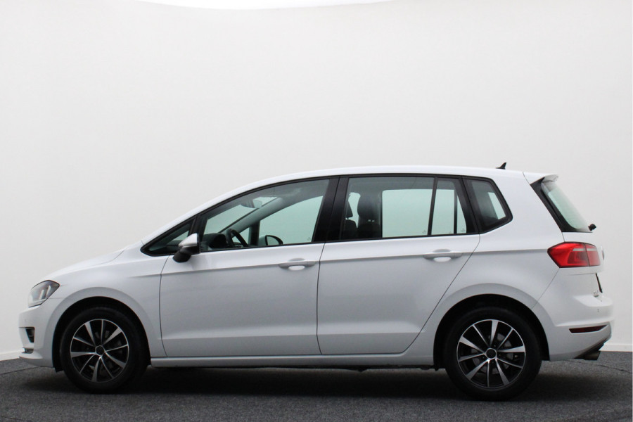Volkswagen Golf Sportsvan 1.2 TSI Business Edition Connected Climate, Cruise, Navigatie, Bluetooth, Elektrisch Pakket, USB/AUX, 16''
