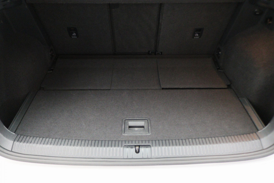 Volkswagen Golf Sportsvan 1.2 TSI Business Edition Connected Climate, Cruise, Navigatie, Bluetooth, Elektrisch Pakket, USB/AUX, 16''