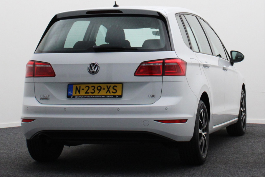 Volkswagen Golf Sportsvan 1.2 TSI Business Edition Connected Climate, Cruise, Navigatie, Bluetooth, Elektrisch Pakket, USB/AUX, 16''