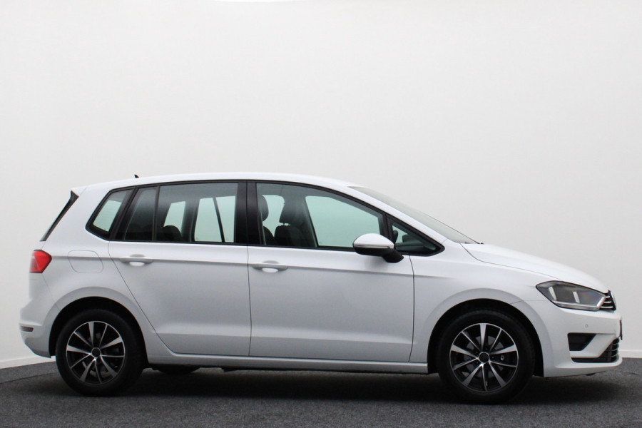 Volkswagen Golf Sportsvan 1.2 TSI Business Edition Connected Climate, Cruise, Navigatie, Bluetooth, Elektrisch Pakket, USB/AUX, 16''
