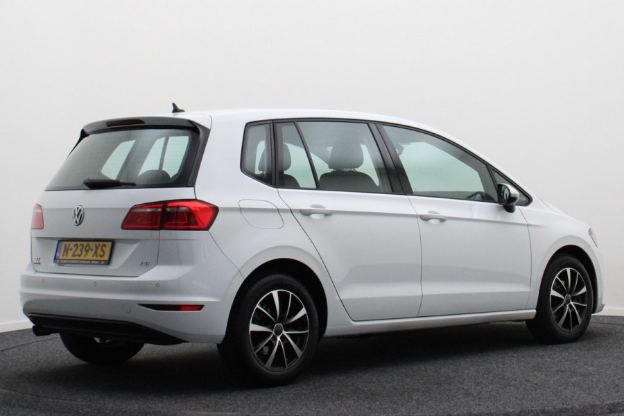 Volkswagen Golf Sportsvan 1.2 TSI Business Edition Connected Climate, Cruise, Navigatie, Bluetooth, Elektrisch Pakket, USB/AUX, 16''
