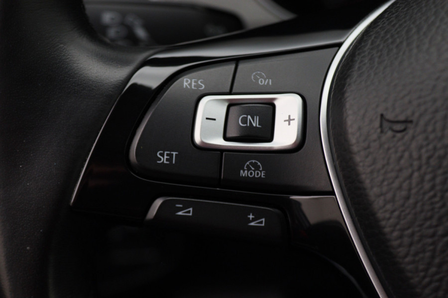 Volkswagen Golf Sportsvan 1.2 TSI Business Edition Connected Climate, Cruise, Navigatie, Bluetooth, Elektrisch Pakket, USB/AUX, 16''