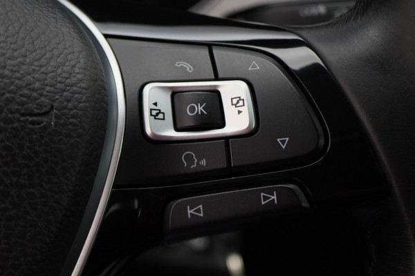 Volkswagen Golf Sportsvan 1.2 TSI Business Edition Connected Climate, Cruise, Navigatie, Bluetooth, Elektrisch Pakket, USB/AUX, 16''