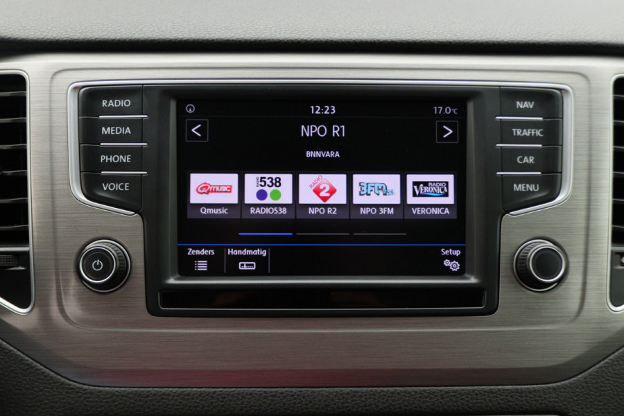 Volkswagen Golf Sportsvan 1.2 TSI Business Edition Connected Climate, Cruise, Navigatie, Bluetooth, Elektrisch Pakket, USB/AUX, 16''