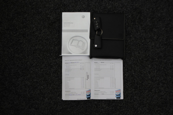 Volkswagen Golf Sportsvan 1.2 TSI Business Edition Connected Climate, Cruise, Navigatie, Bluetooth, Elektrisch Pakket, USB/AUX, 16''