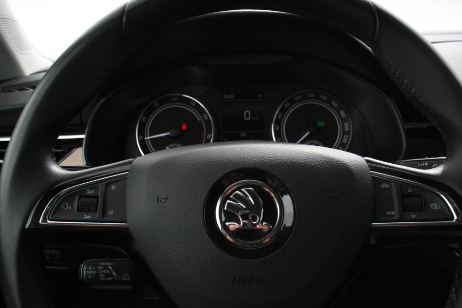 Škoda Kamiq 1.5 TSI 150pk Style DSG | Navigatie | Apple Carplay / Android Auto | Climate Control | Parkeer sensoren | DAB