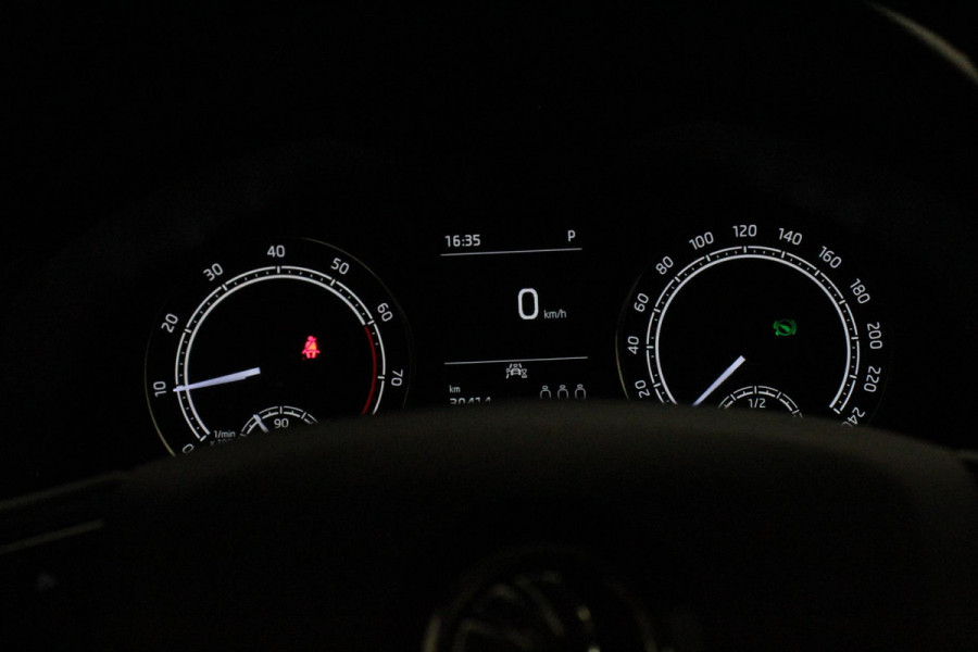 Škoda Kamiq 1.5 TSI 150pk Style DSG | Navigatie | Apple Carplay / Android Auto | Climate Control | Parkeer sensoren | DAB