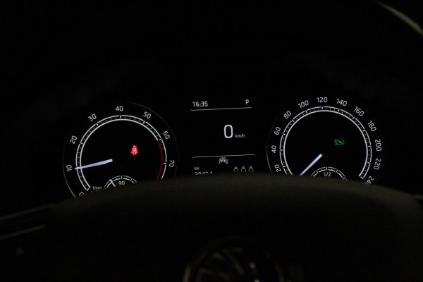 Škoda Kamiq 1.5 TSI 150pk Style DSG | Navigatie | Apple Carplay / Android Auto | Climate Control | Parkeer sensoren | DAB