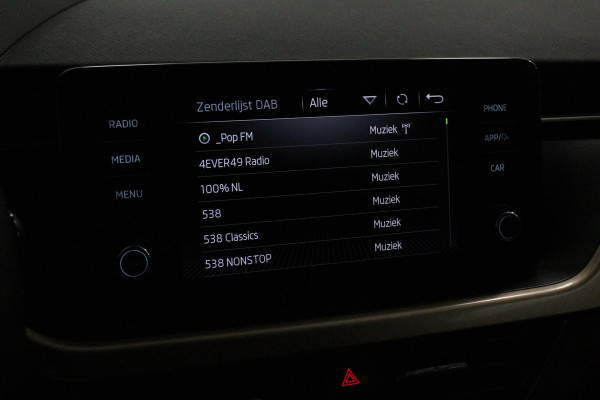 Škoda Kamiq 1.5 TSI 150pk Style DSG | Navigatie | Apple Carplay / Android Auto | Climate Control | Parkeer sensoren | DAB