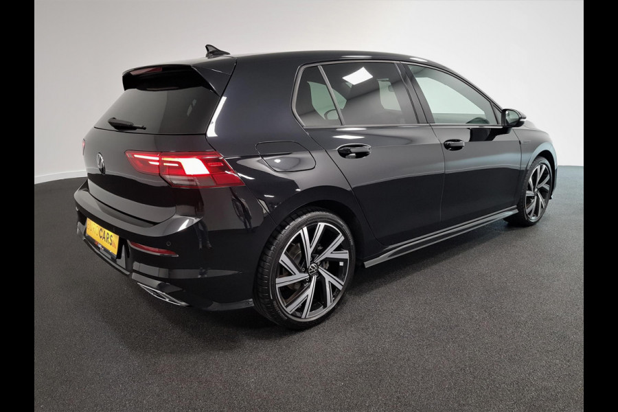Volkswagen Golf 1.5 eTSI 150pk DSG R-Line | Navigatie | Climate Control | Camera | Parkeer sensoren | Led+IQ light | 18"Lichtmetalen Velgen | Trekhaak | Winter pakket | Digitale Cockpit