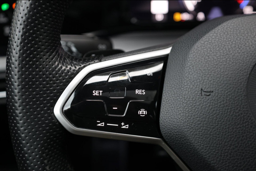 Volkswagen Golf 2.0 TSI GTI 245+PK LED+IQ/PANO/HALF ALCANTARA+S.VERWARMING/19"/CAM/LINE/ACC/ECC/12 MND GARANTIE!
