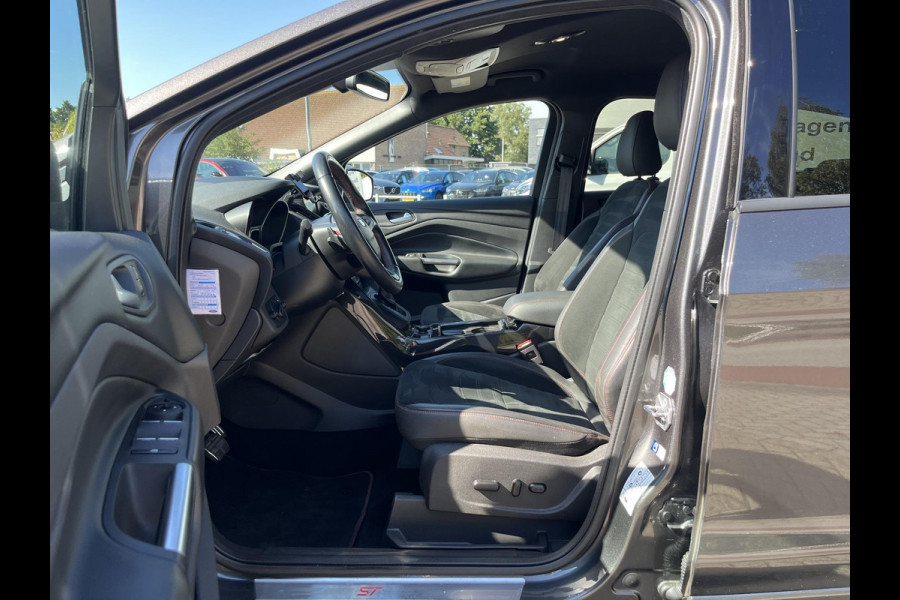 Ford Kuga 1.5 EcoBoost ST Line 184pk Automaat | Trekhaak | Winterpack | Achteruitrijcamera | SYNC 3 | Carplay, Android auto