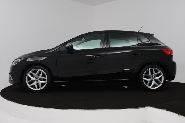 Seat Ibiza 1.0 TSI FR Business Intense (ACHTERUITRIJCAMERA, CRUISE CONTROL ADAPTIEF, NAVIGATIE CARPLAY, PARKEERSENSOREN)