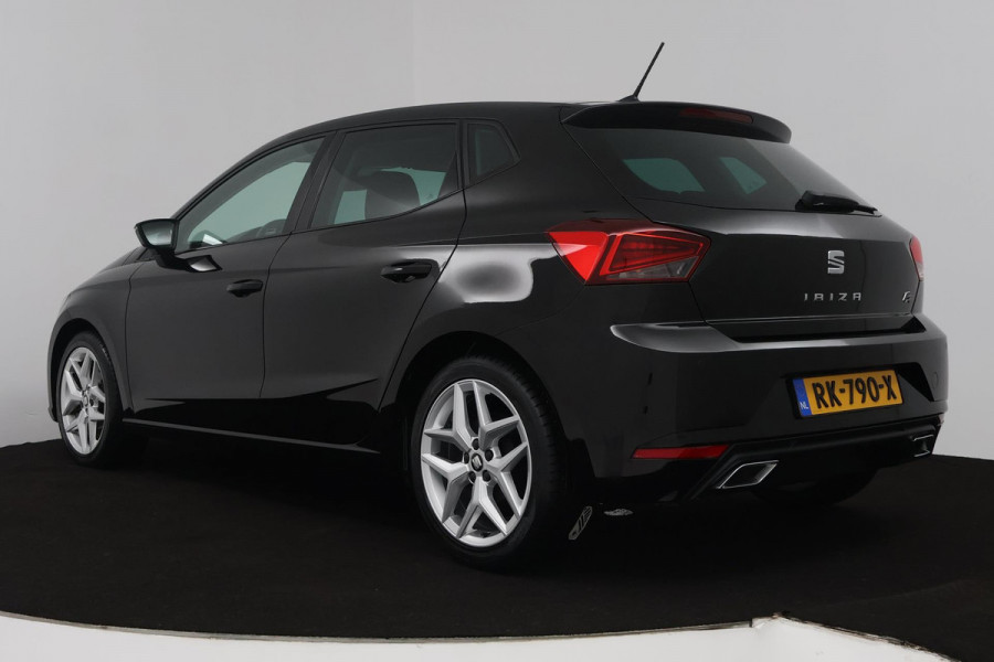 Seat Ibiza 1.0 TSI FR Business Intense (ACHTERUITRIJCAMERA, CRUISE CONTROL ADAPTIEF, NAVIGATIE CARPLAY, PARKEERSENSOREN)