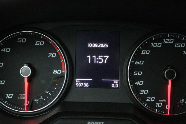 Seat Ibiza 1.0 TSI FR Business Intense (ACHTERUITRIJCAMERA, CRUISE CONTROL ADAPTIEF, NAVIGATIE CARPLAY, PARKEERSENSOREN)