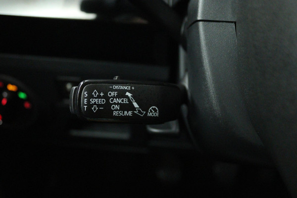 Seat Ibiza 1.0 TSI FR Business Intense (ACHTERUITRIJCAMERA, CRUISE CONTROL ADAPTIEF, NAVIGATIE CARPLAY, PARKEERSENSOREN)